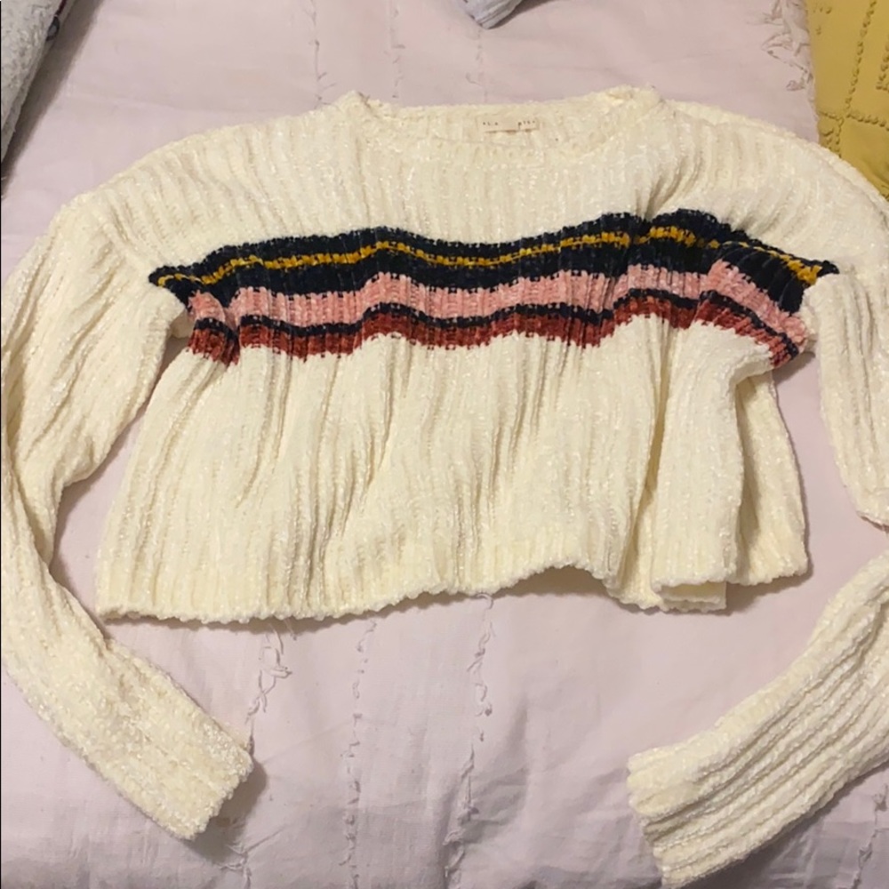 La hearts sweater